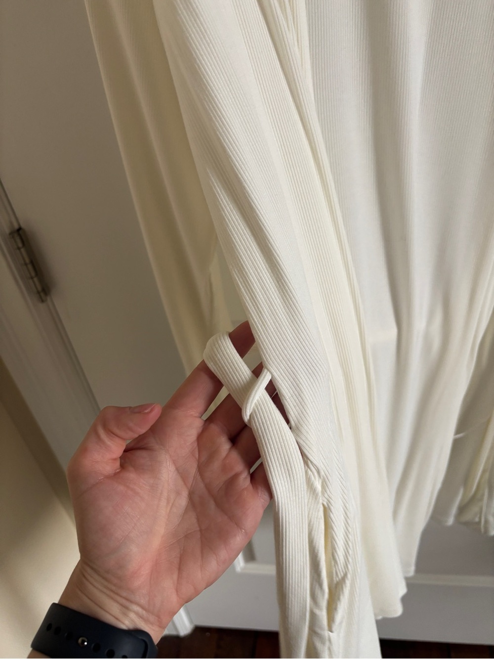Skims White Robe - Picture 10 of 10